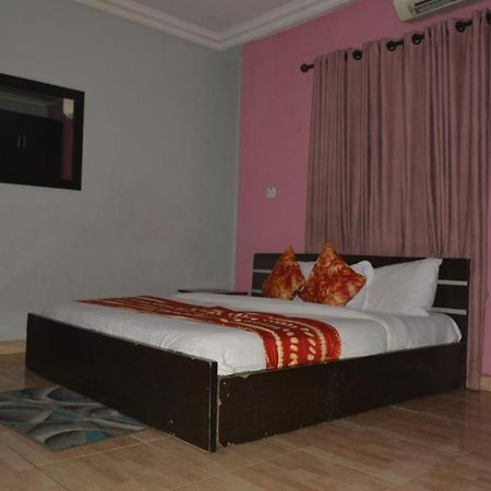 Esporta Suites Yaba Lagos Exterior photo