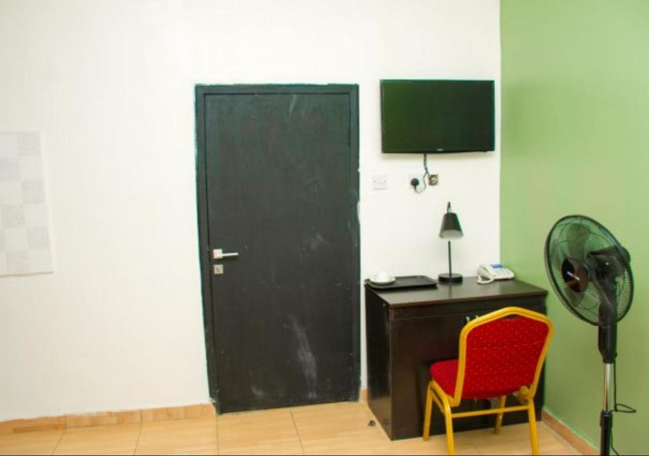 Esporta Suites Yaba Lagos Exterior photo