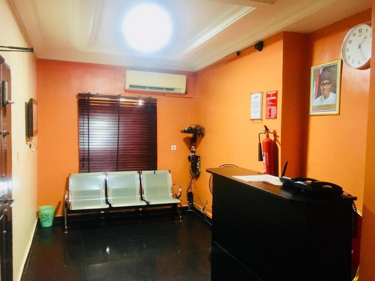 Esporta Suites Yaba Lagos Exterior photo